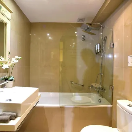 Isabella Country House, Apartman Guviá