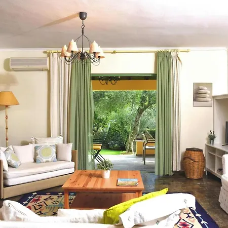 Isabella Country House,