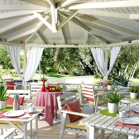 아파트 Isabella Country House,