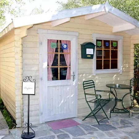 Isabella Country House,